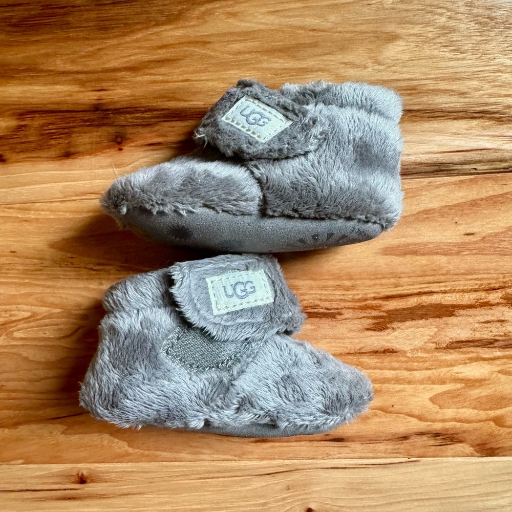 UGG baby booties, like new, size 0-1